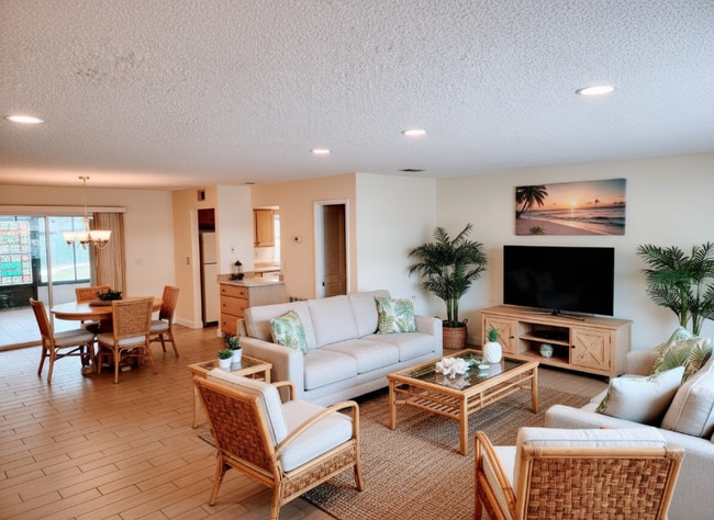 Building Photo - 695 A1A N