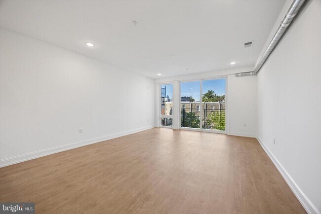 Building Photo - 1614 Ridge Ave
