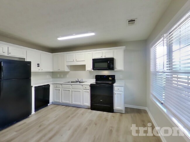 Building Photo - 40 Halley Ct