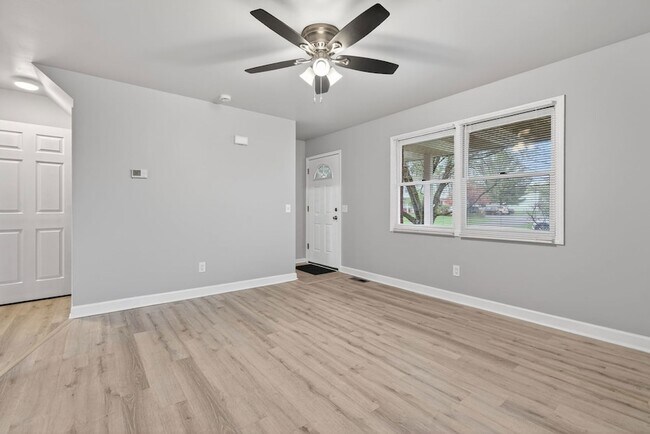 Foto del edificio - 115 Colonial Pkwy