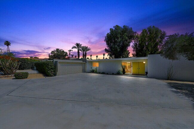 Building Photo - 79890 Kingston Dr
