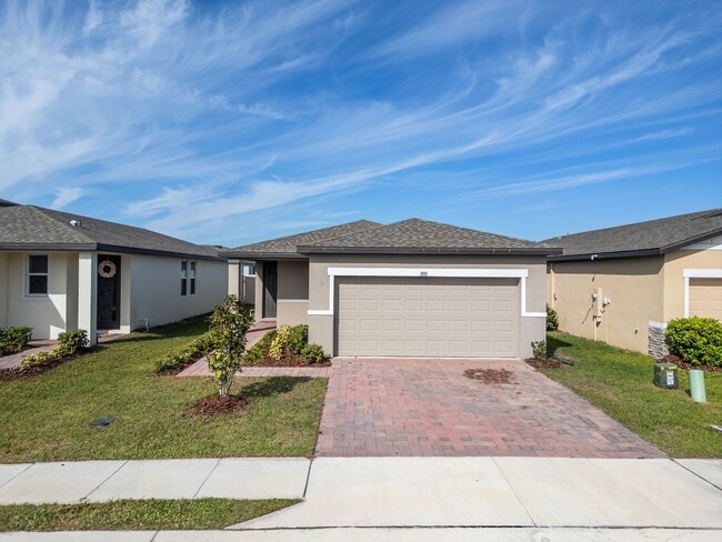 Building Photo - Newly Built 4/2 in Lake Deer Estates of Poinciana!