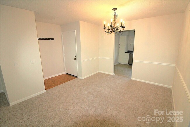 Foto del edificio - 3200 Heathstead Place