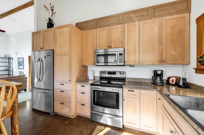 Building Photo - 2765 E 18th Ave