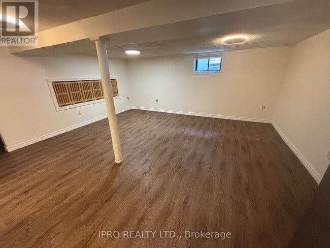 Building Photo - 1057 Greaves Ave
