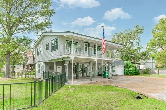 Foto del edificio - 1005 Bryan Ave