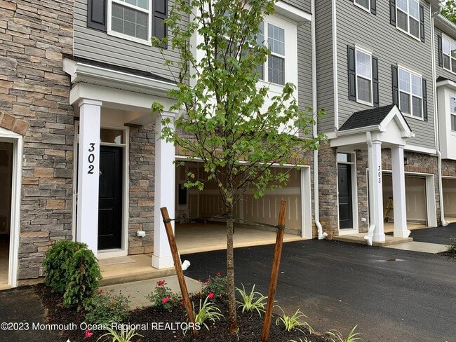Building Photo - 302 Arose Ln