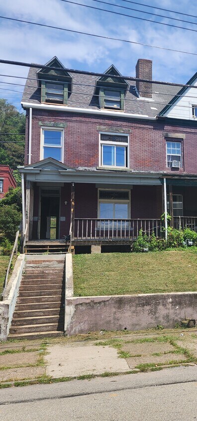 Primary Photo - 442 Airbrake Ave