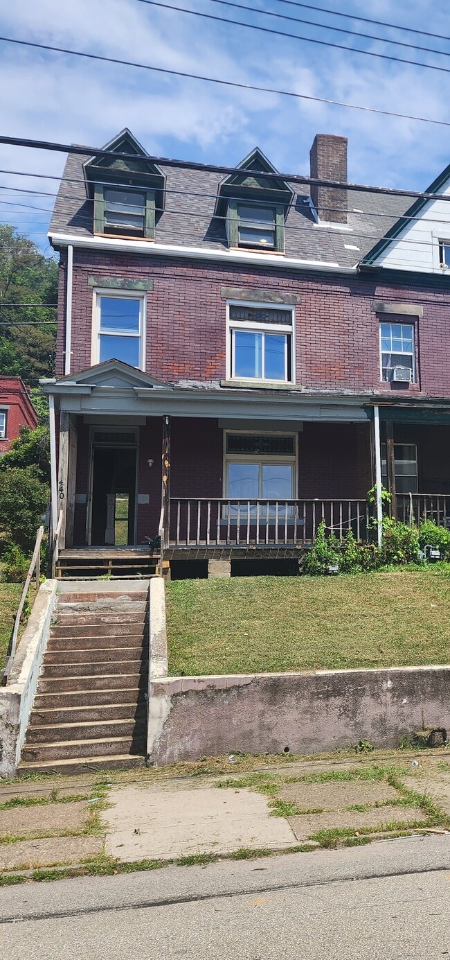 Building Photo - 440 Airbrake Ave