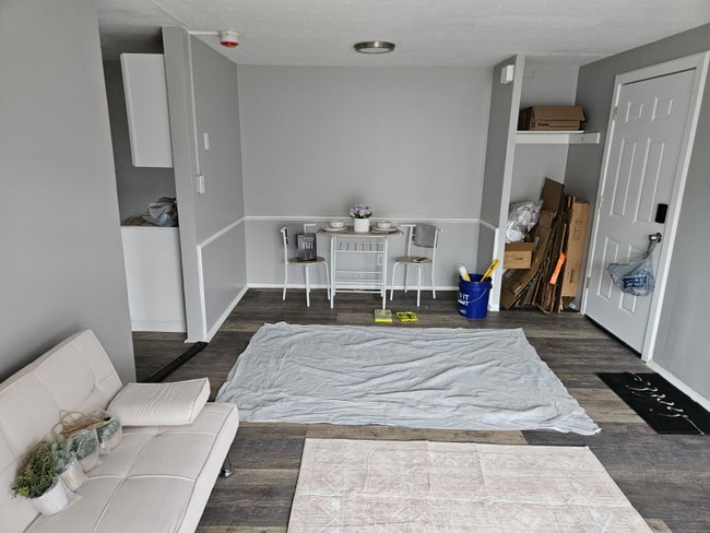 Building Photo - 13430 Euclid Ave