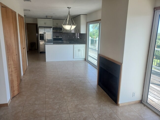 Building Photo - 4203 NE Skyline Dr