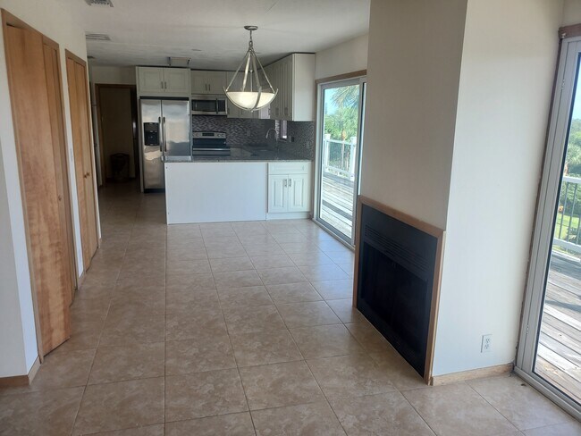 Foto del edificio - 4203 NE Skyline Dr