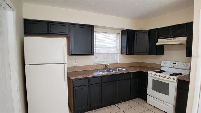 Building Photo - 7311 N Hutton Pl