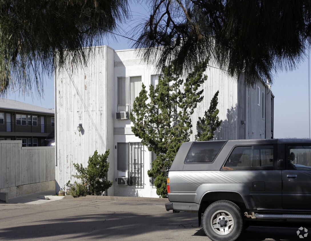 Foto del edificio - 3072 Suncrest Dr