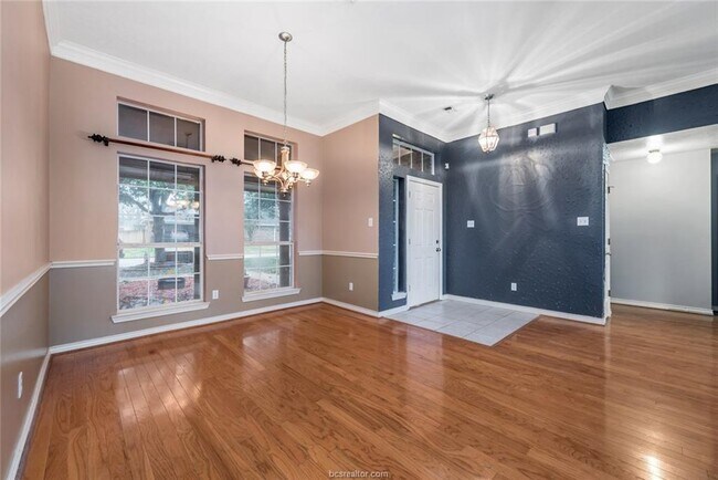Building Photo - 2925 Mirrormere Cir