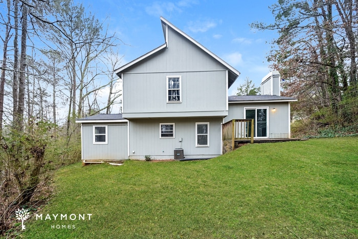 Building Photo - 1600 Pin Oak Ln SE