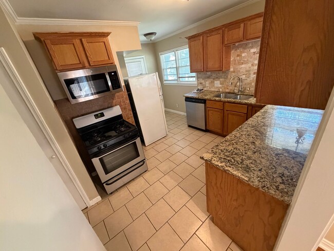 Foto del edificio - Rarely available and ready for immediate move in!