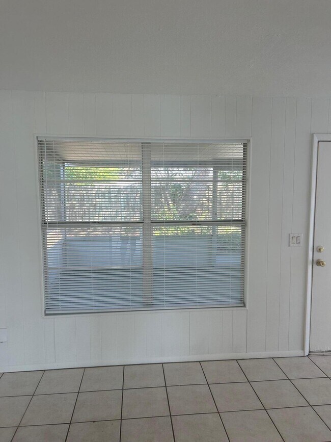 Building Photo - 2349 NE Rustic Way