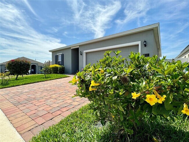 Building Photo - 453 Disa Dr