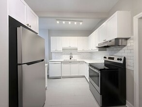 Building Photo - 47 Ontario Ave