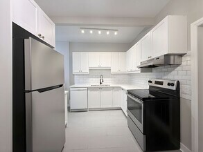 Building Photo - 47 Ontario Ave