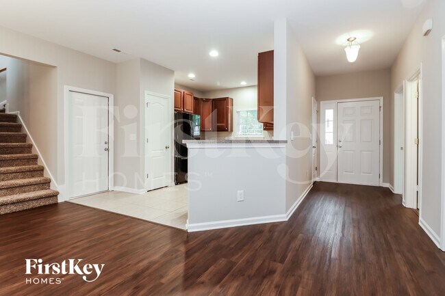 Foto del edificio - 646 Savannah River Dr