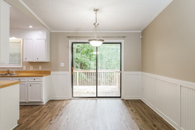 Building Photo - 2921 Gray Feather Dr