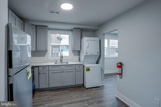 Building Photo - 20 Florence Tollgate