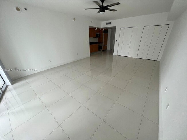 Building Photo - 475 Brickell Ave