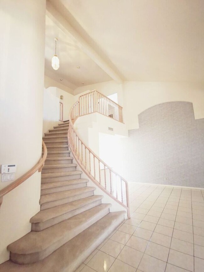 Building Photo - 5621 W Park Ave - 5BR, 3BA - Kyrene/Ray