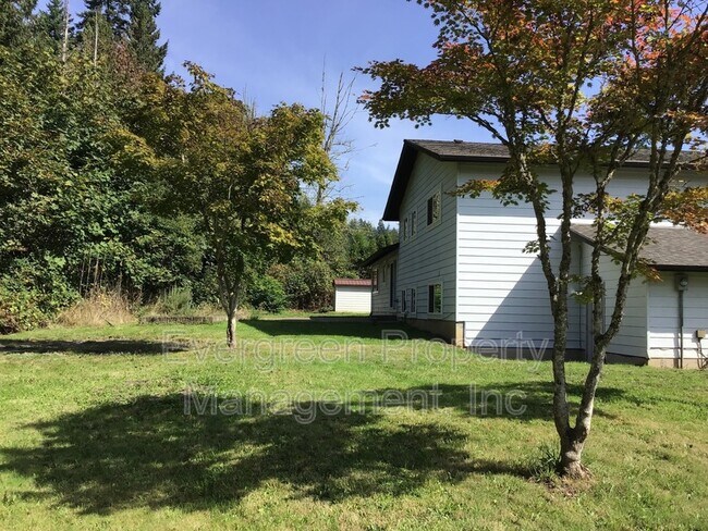 Building Photo - 9801 SE Ladera Ct