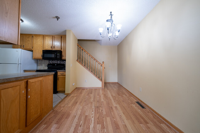 Building Photo - 14521 Cobalt Ave