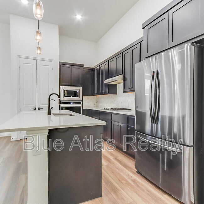 Foto del edificio - 235 Woodson St
