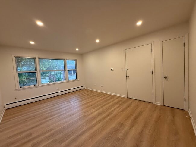 Foto del edificio - 7762 Madison St