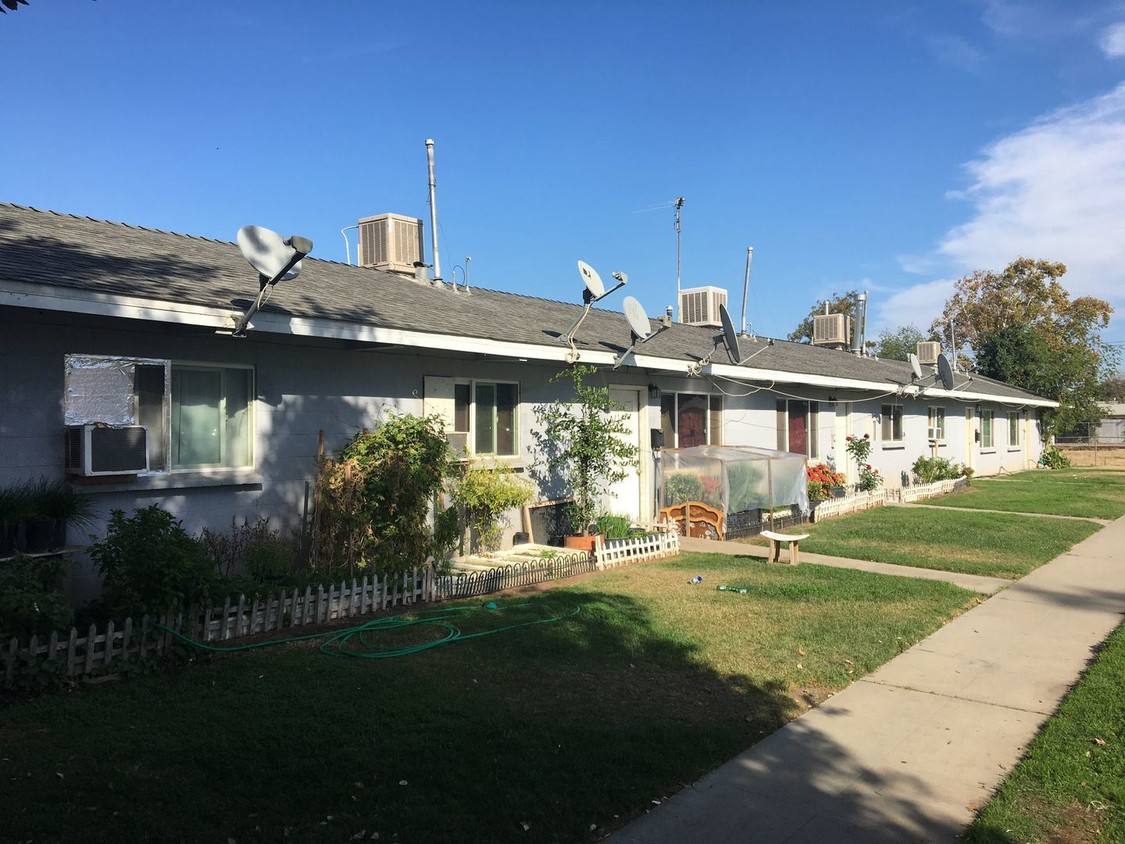 Primary Photo - 943 S Thorne Ave