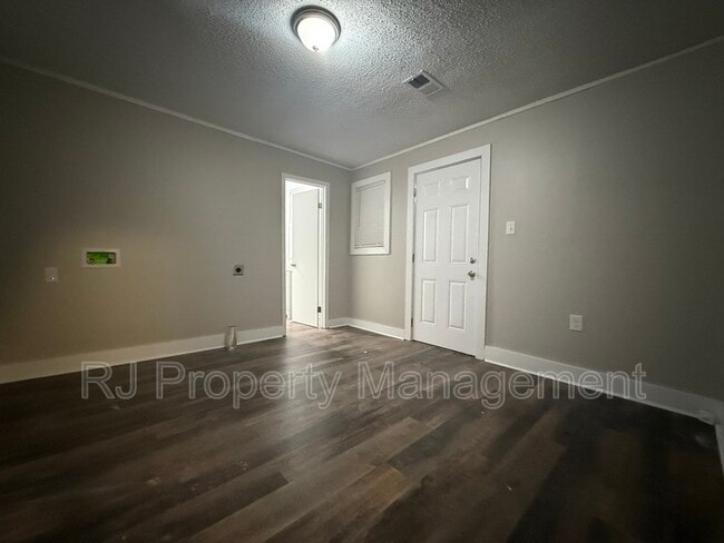 Foto del edificio - 705 Harahan Rd