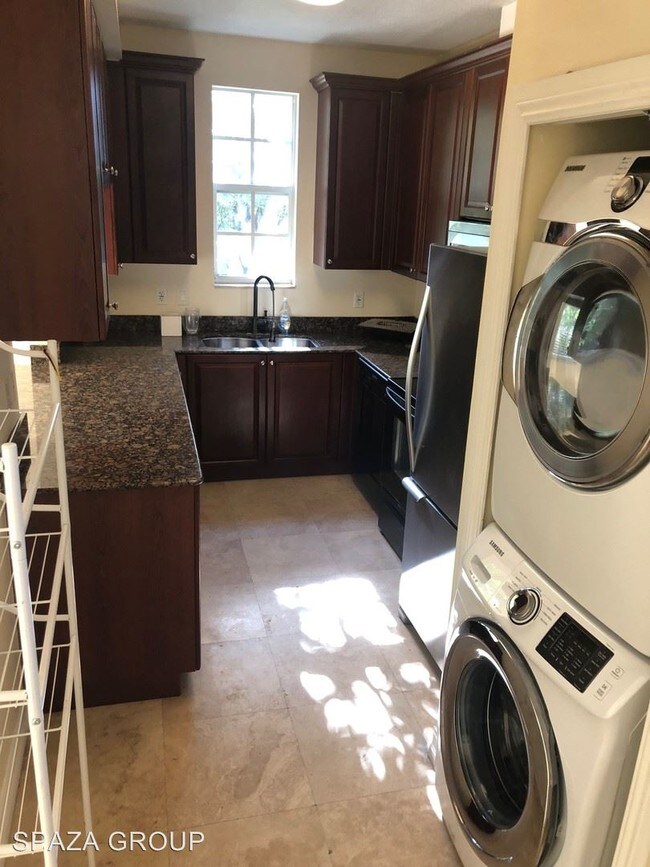 Building Photo - 2 br, 2 bath Apartment - 115 Mendoza Ave 304