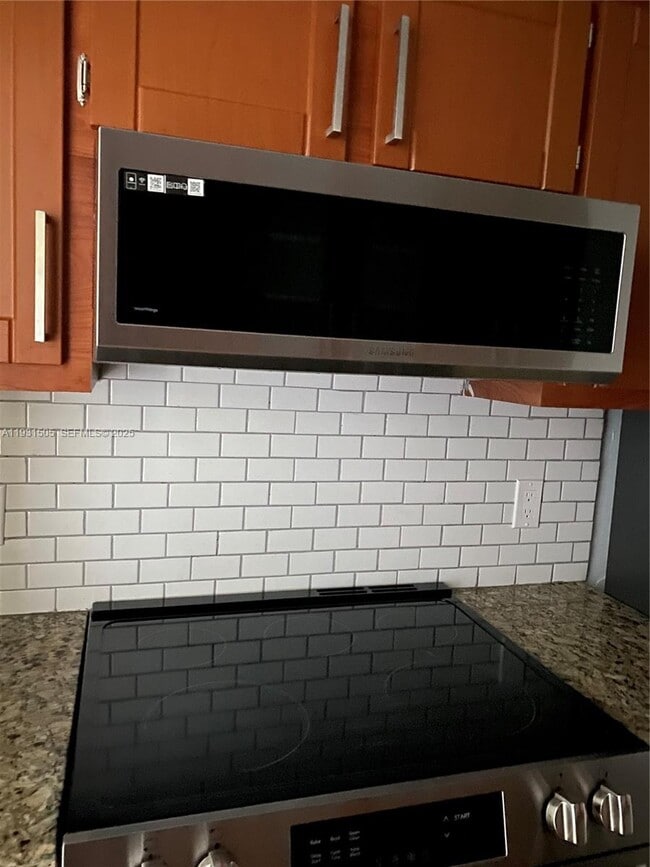 Foto del edificio - 301 SW 135th Ave