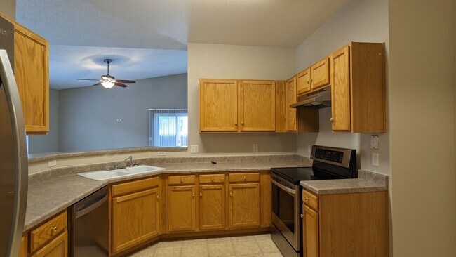 Foto del edificio - 3 Bed 2 Bath Ranch with Unfinished Basemen...