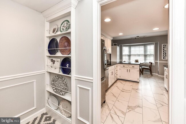 Building Photo - 3191 Stonehurst Dr