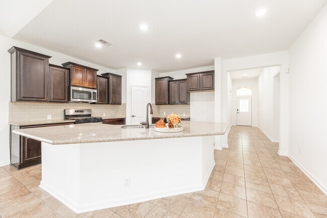 Building Photo - 26306 Julia Manor Dr
