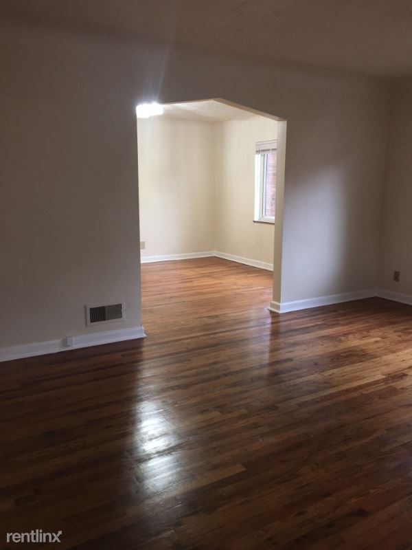 Building Photo - 1129 Clearbrook Dr