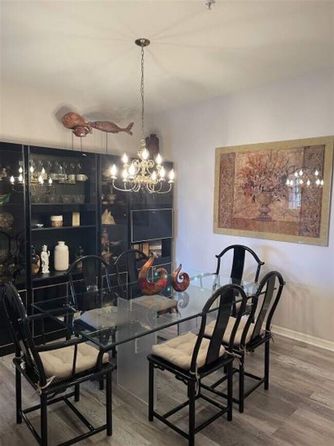 Foto del edificio - Beautiful Lake View Condo for Rent