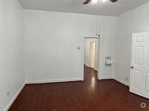 Building Photo - 712 Harrington St