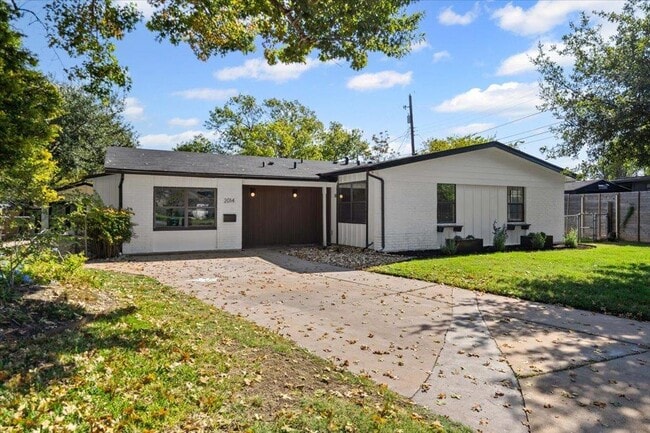 Building Photo - 2014 Hardy Cir