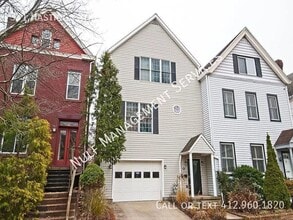 Building Photo - 331 Hastings St