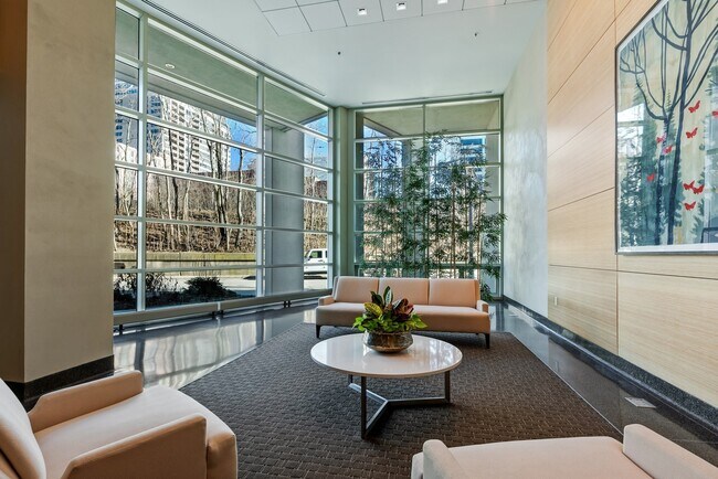 Foto del edificio - 1570 Elmwood Ave