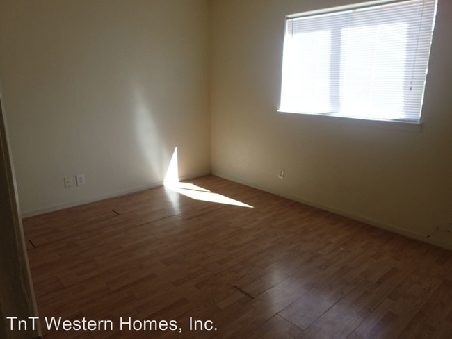 Building Photo - 135 S Norma St