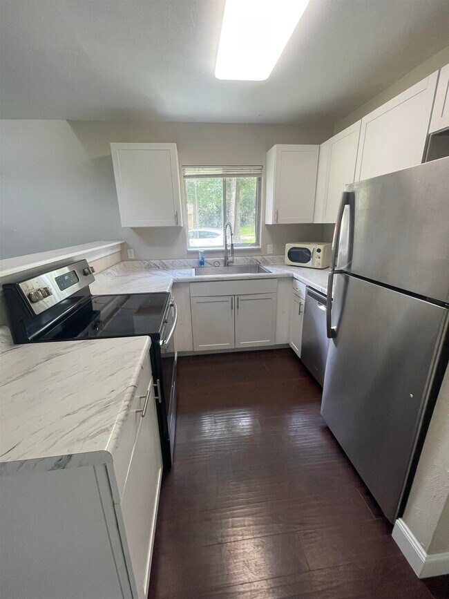 Building Photo - 2516 Dundee Dr