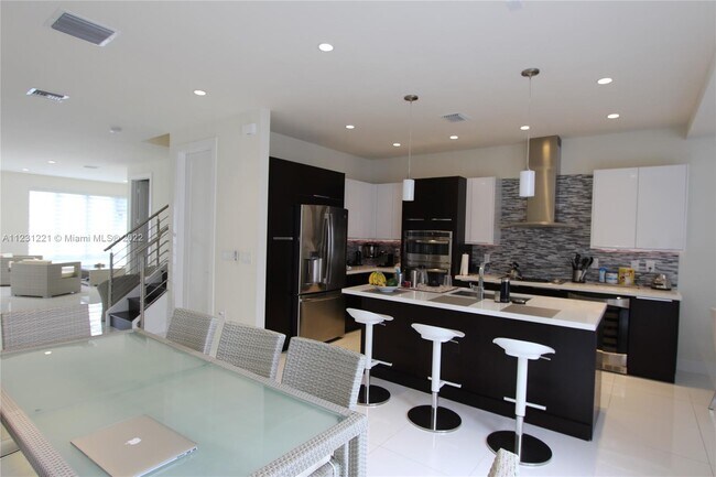 Foto del edificio - 6420 NW 104th Path